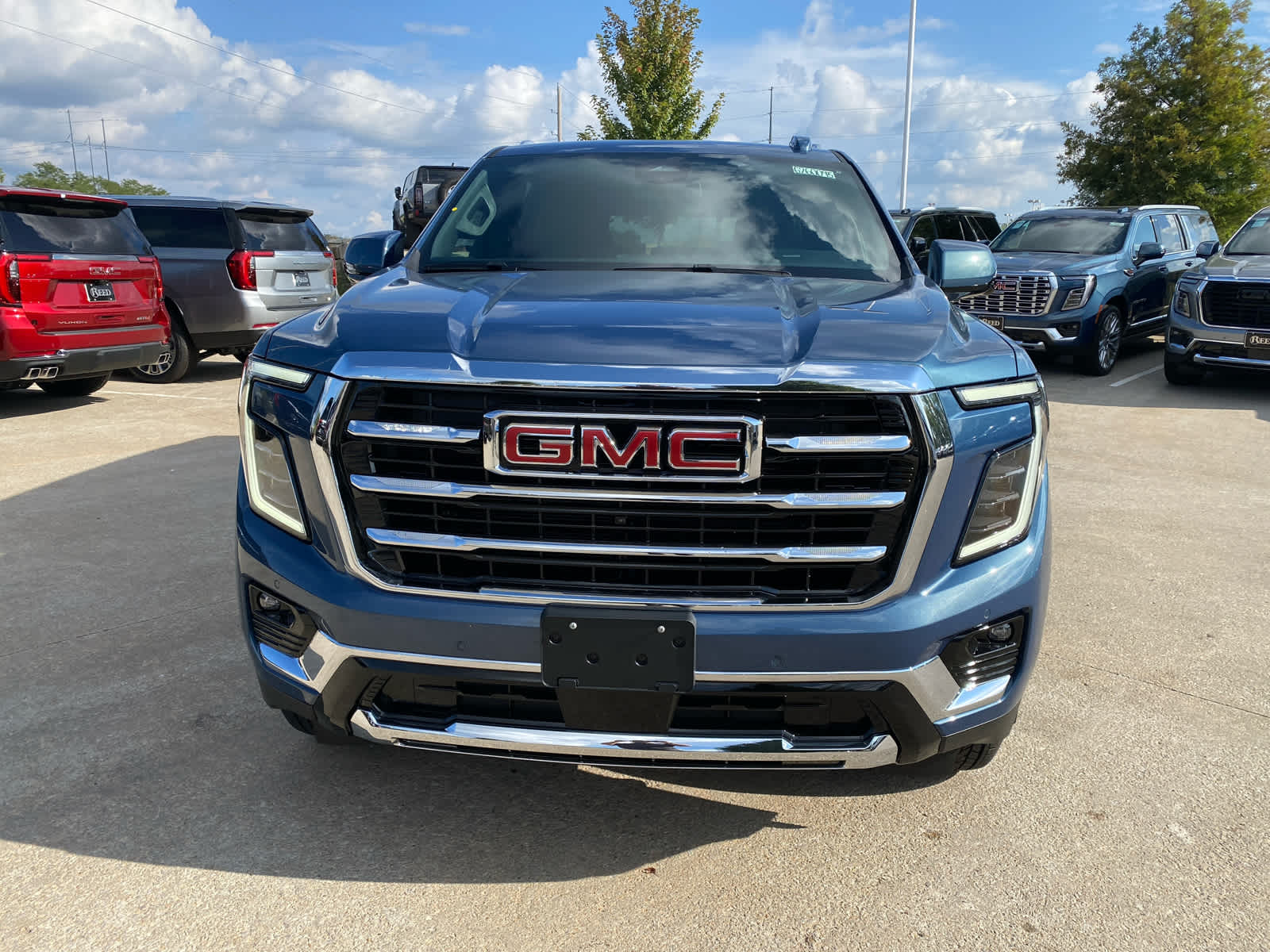 2026 Gmc Yukon photo 2