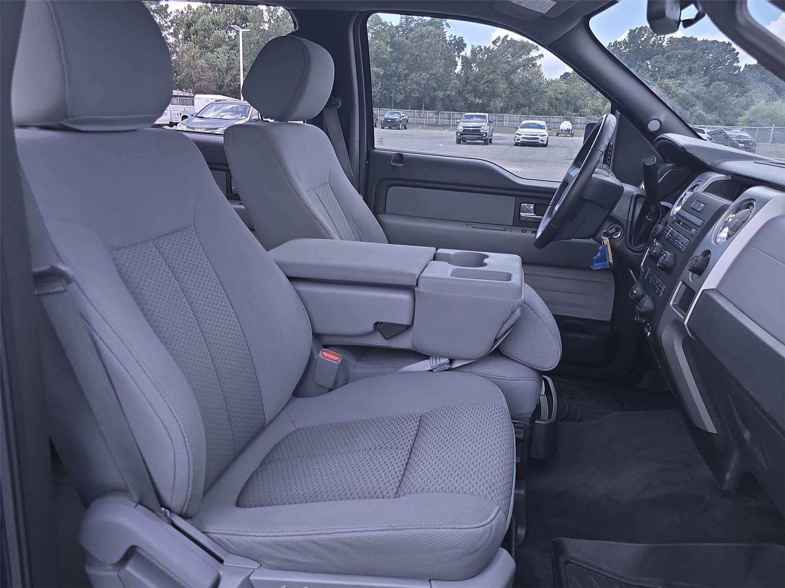 2012 Ford F-150 XLT photo 22