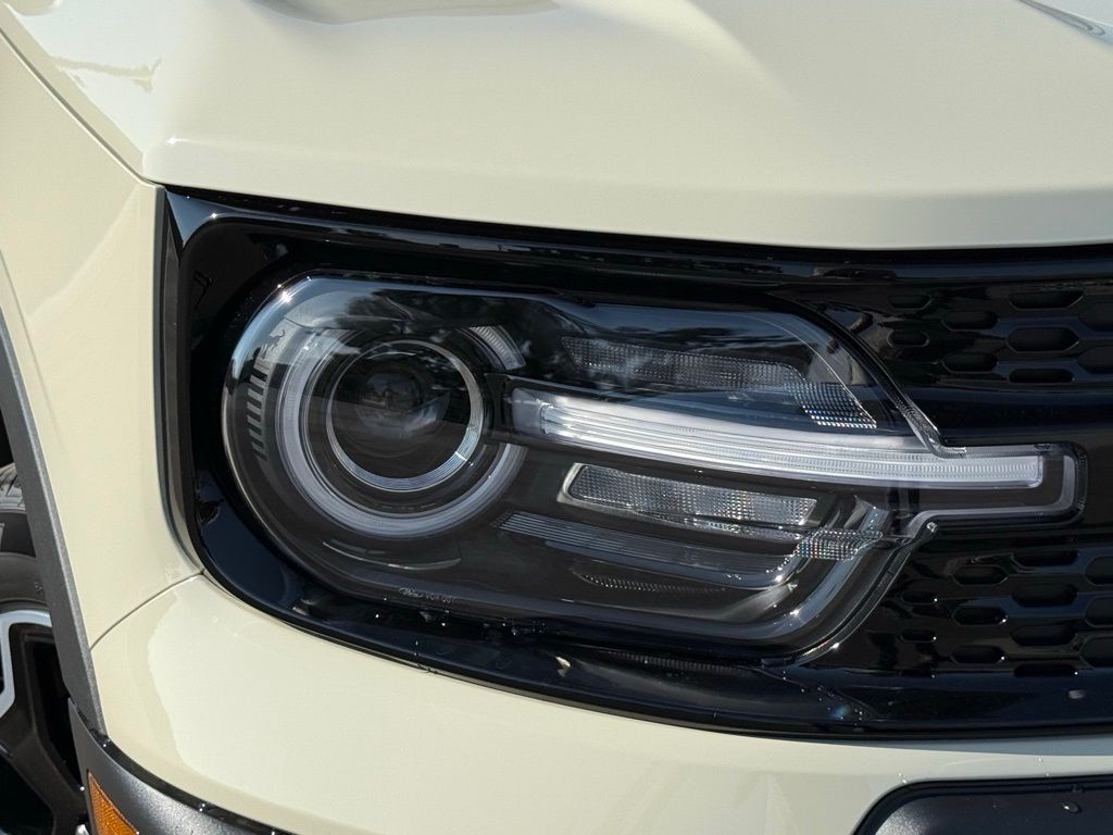 2025 Ford Bronco Sport Outer Banks photo 3