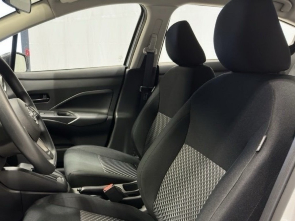 2025 Nissan Versa S photo 20