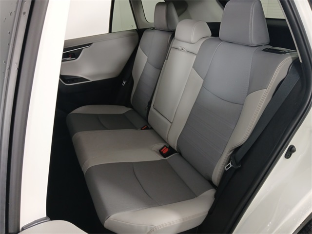 2022 Toyota RAV4 Hybrid Limited photo 17