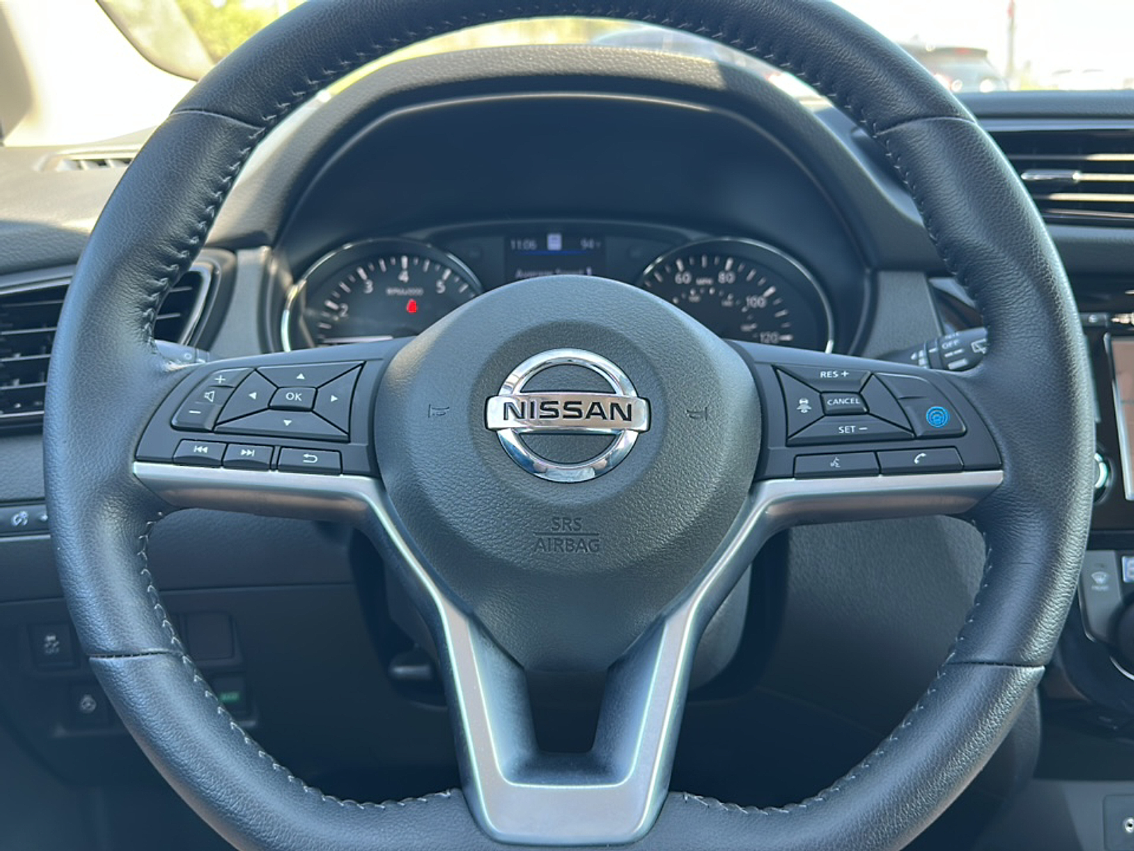 2022 Nissan Rogue Sport SL photo 8