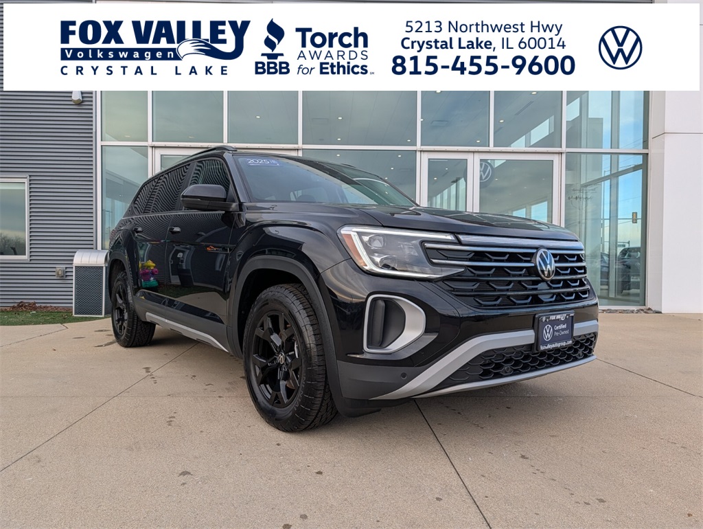 2025 Volkswagen Atlas Peak Edition's photo