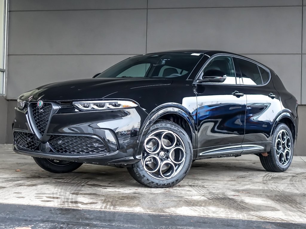 2025 Alfa Romeo Tonale Base's photo