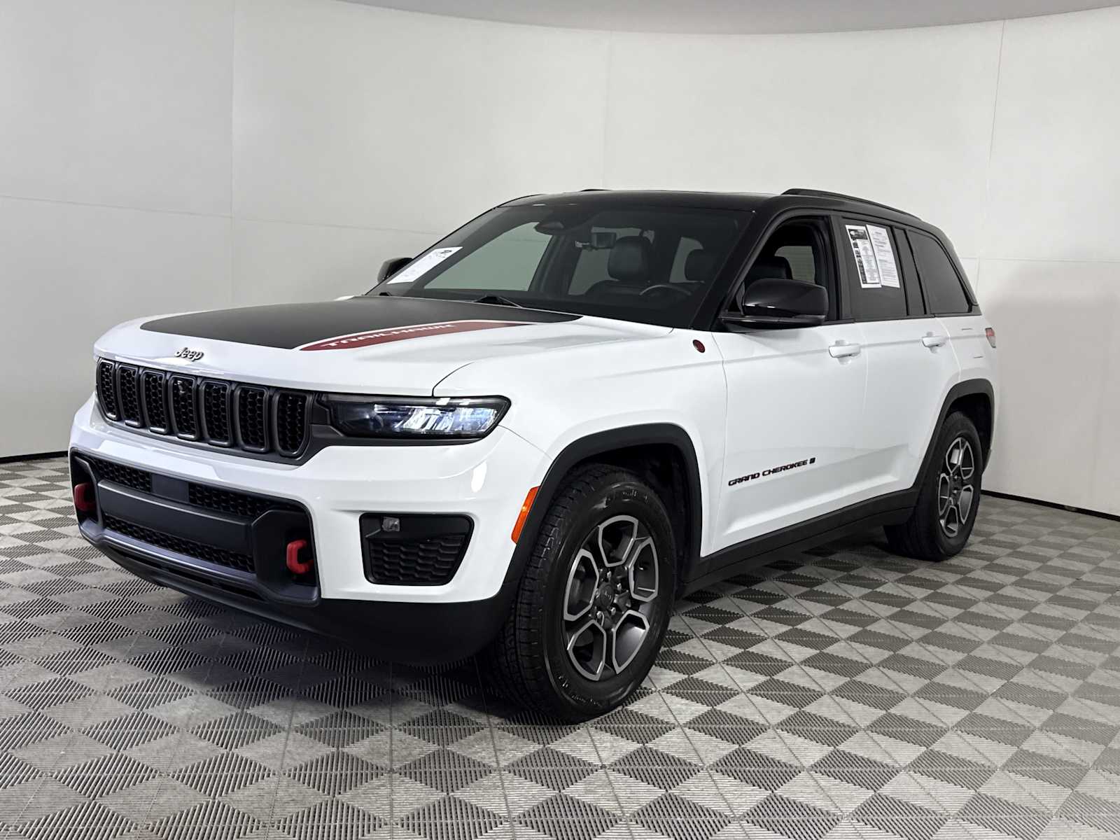 2022 Jeep Grand Cherokee Trailhawk photo 3