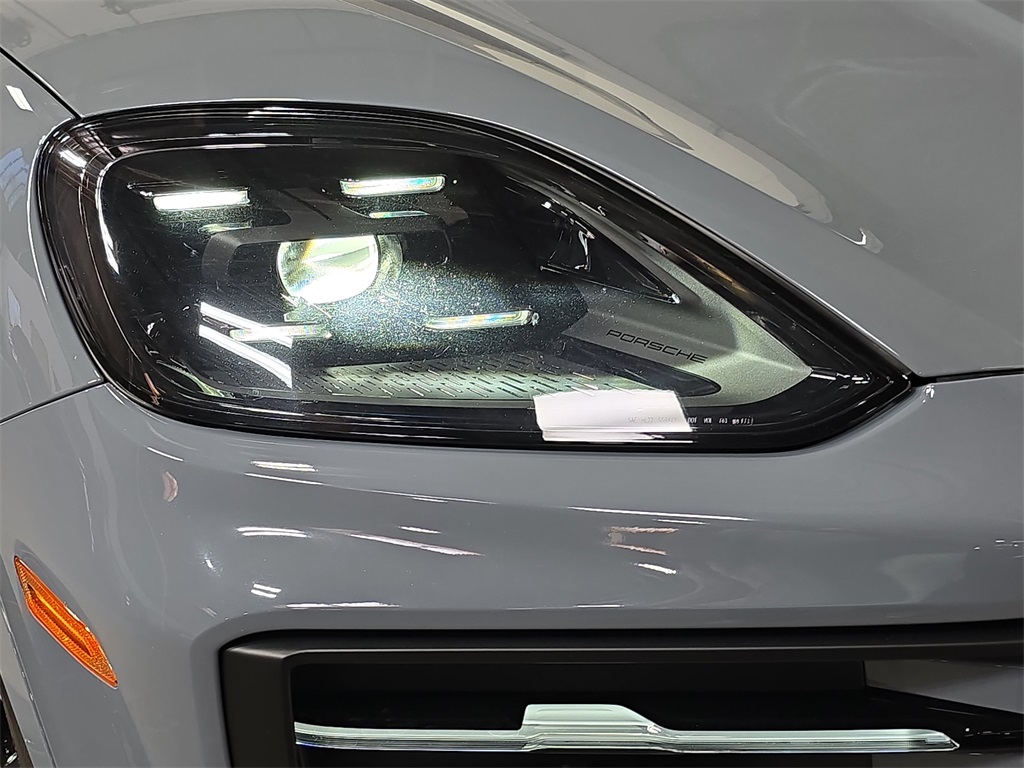 2024 Porsche Cayenne E-Hybrid S photo 10