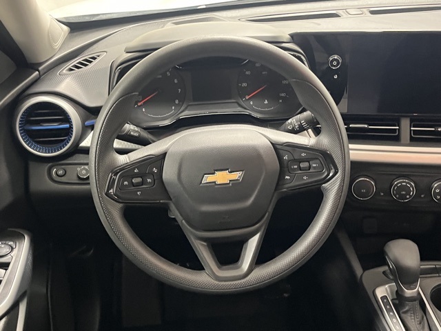 2025 Chevrolet Trax LS photo 11