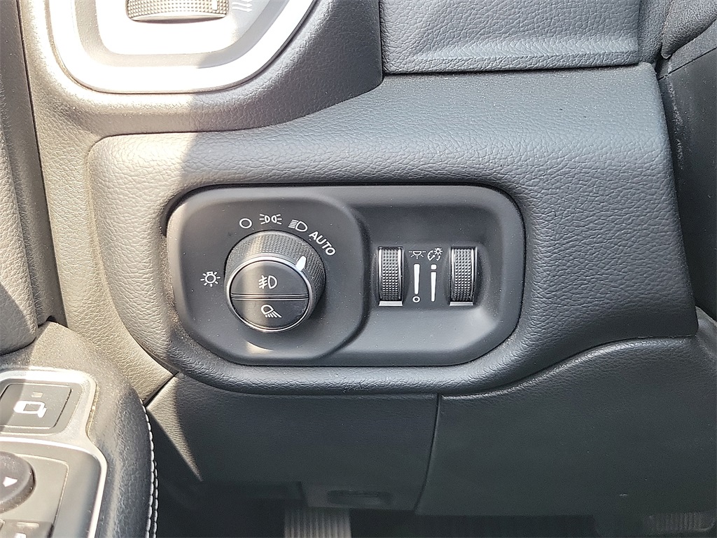 2020 Ram 2500 Laramie photo 14