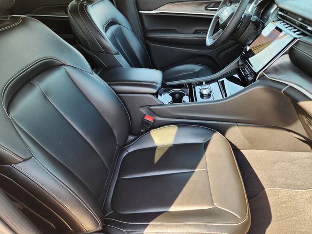 2023 Jeep Grand Cherokee Limited photo 12