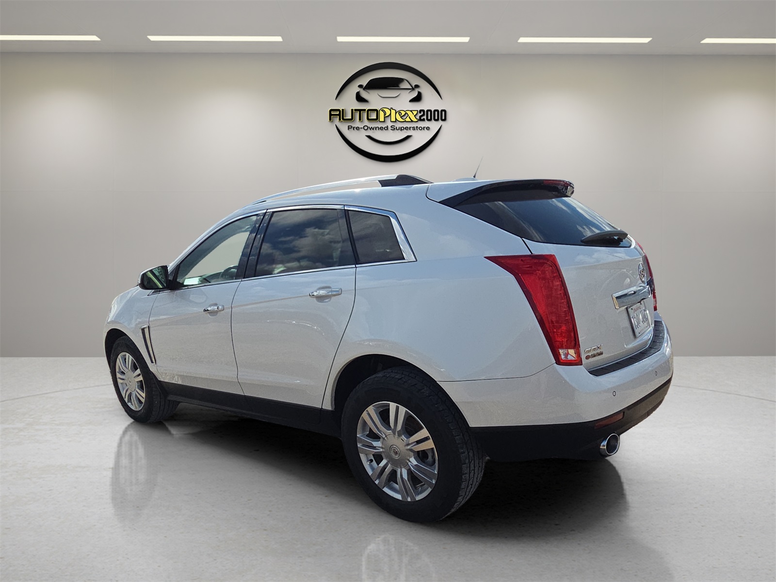 2016 Cadillac SRX Luxury photo 2