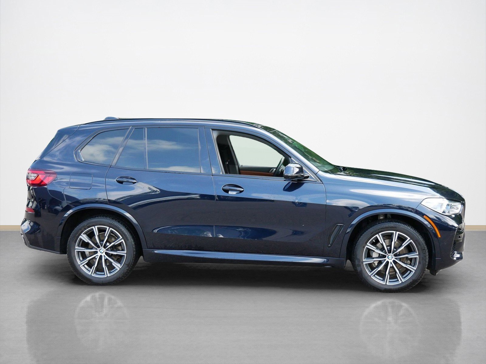 Used 2022 BMW X5 40i with VIN 5UXCR6C05N9L10924 for sale in Maplewood, Minnesota