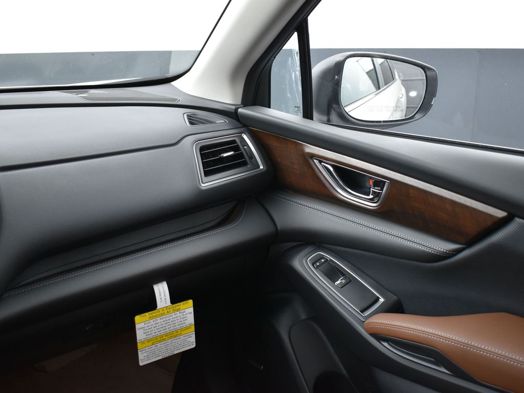 2025 Subaru Ascent Touring photo 12