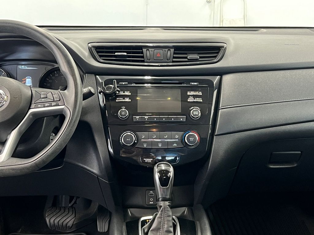 2017 Nissan Rogue S photo 20