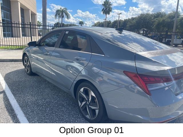 2022 Hyundai Elantra Limited photo 4