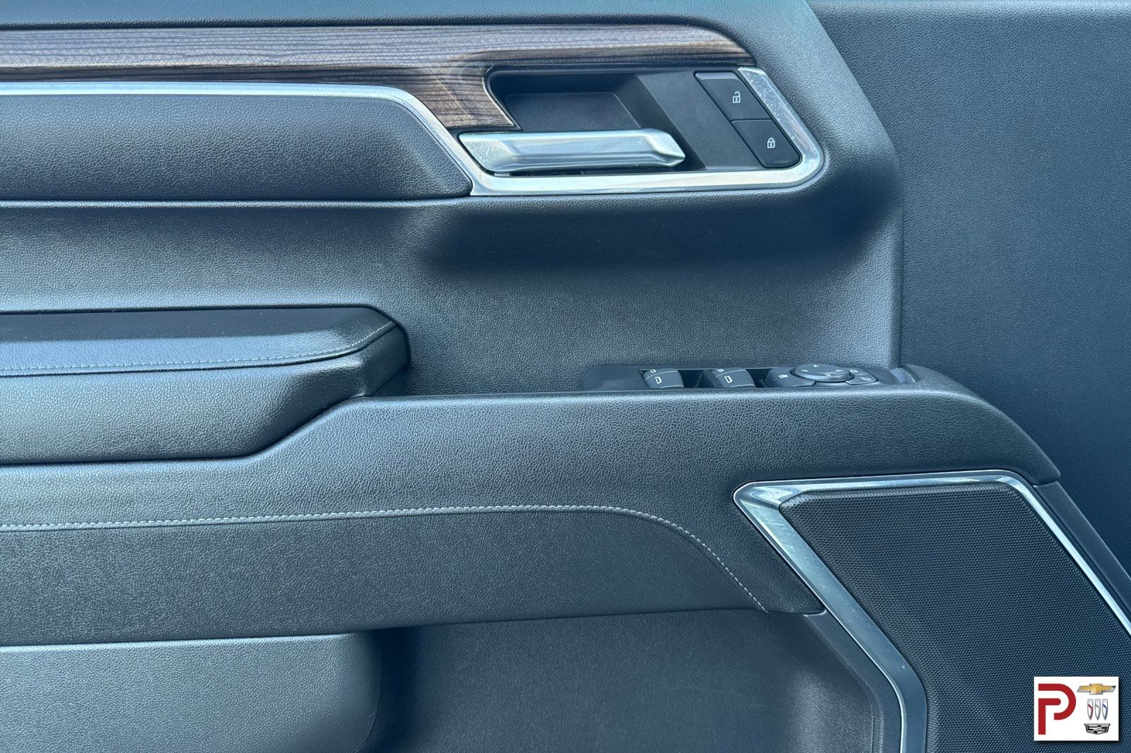 2023 Chevrolet Silverado 1500 RST photo 11