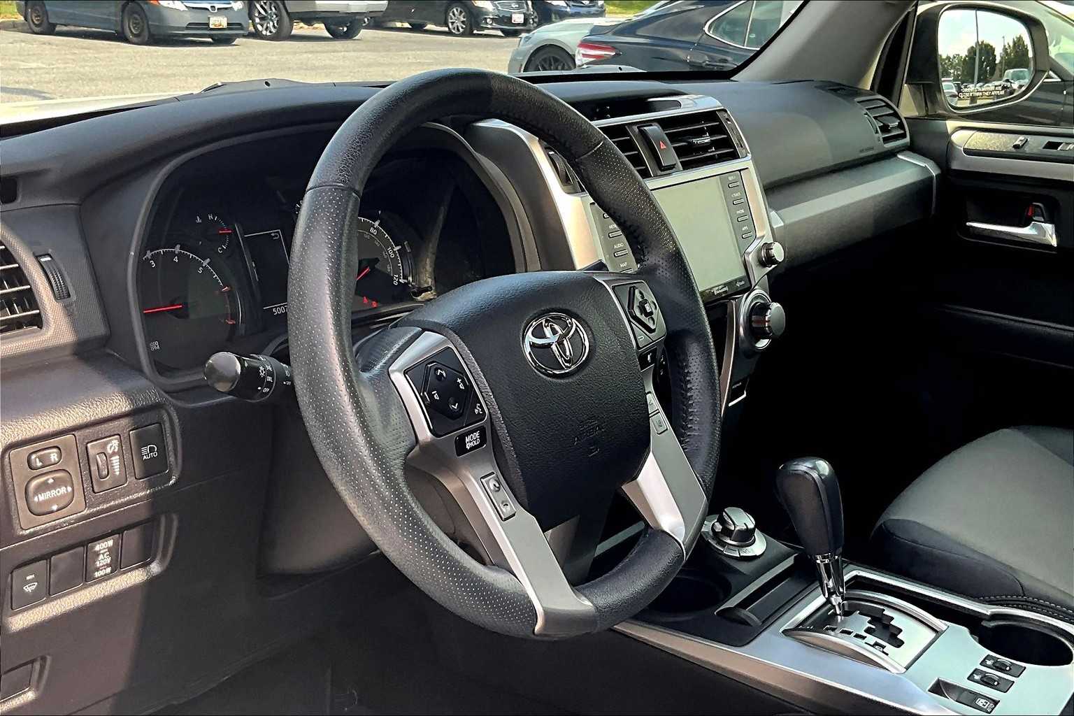 2021 Toyota 4Runner SR5 Premium photo 16