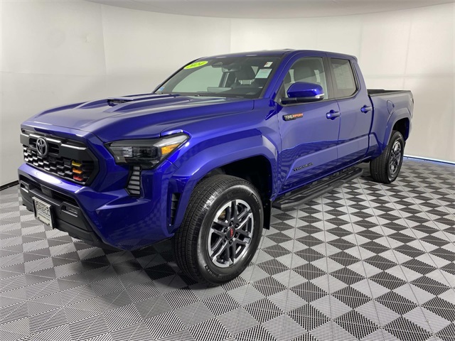 2024 Toyota Tacoma TRD Off-Road photo 3