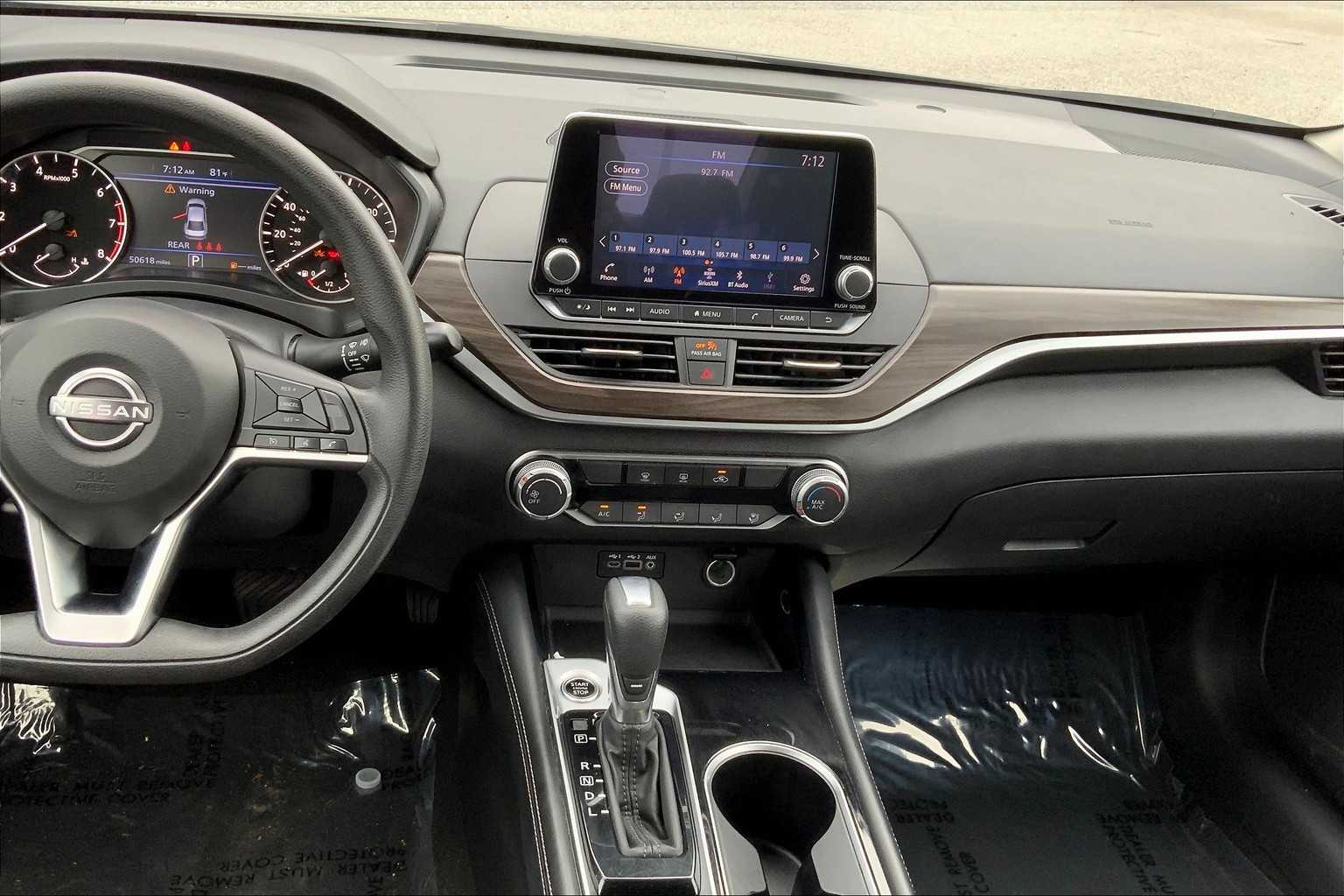 2023 Nissan Altima 2.5 SV photo 5