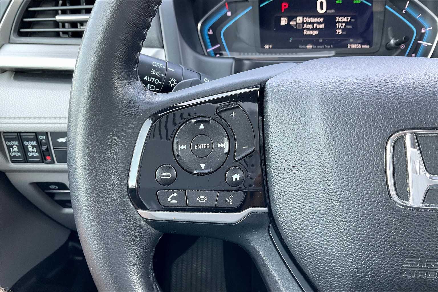 2019 Honda Odyssey Touring photo 22