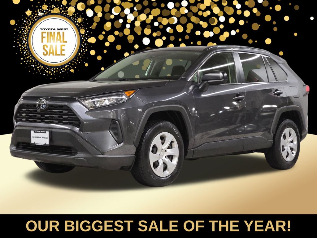 2020 Toyota RAV4 LE's photo