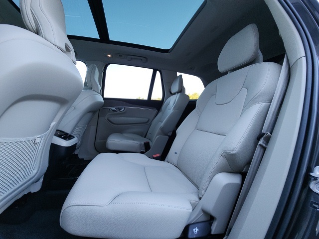 2024 Volvo XC90 Plus photo 33