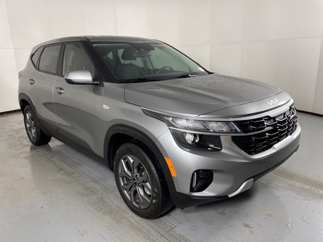 2024 Kia Seltos LX photo 2