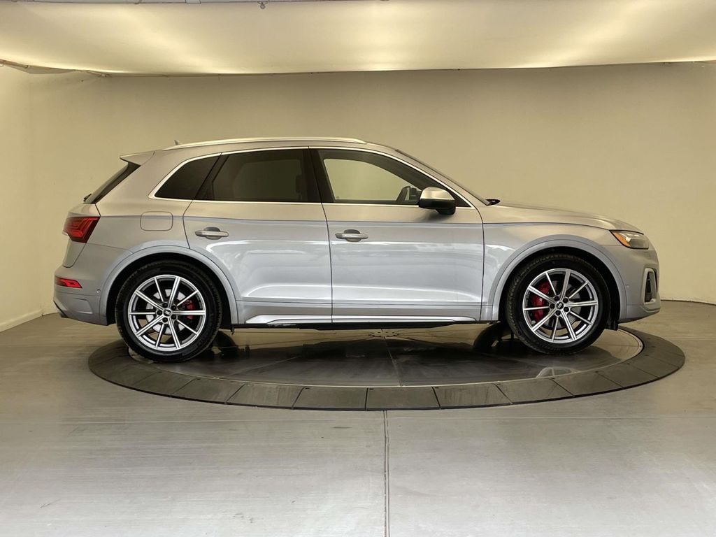 2023 Audi SQ5 Prestige photo 8