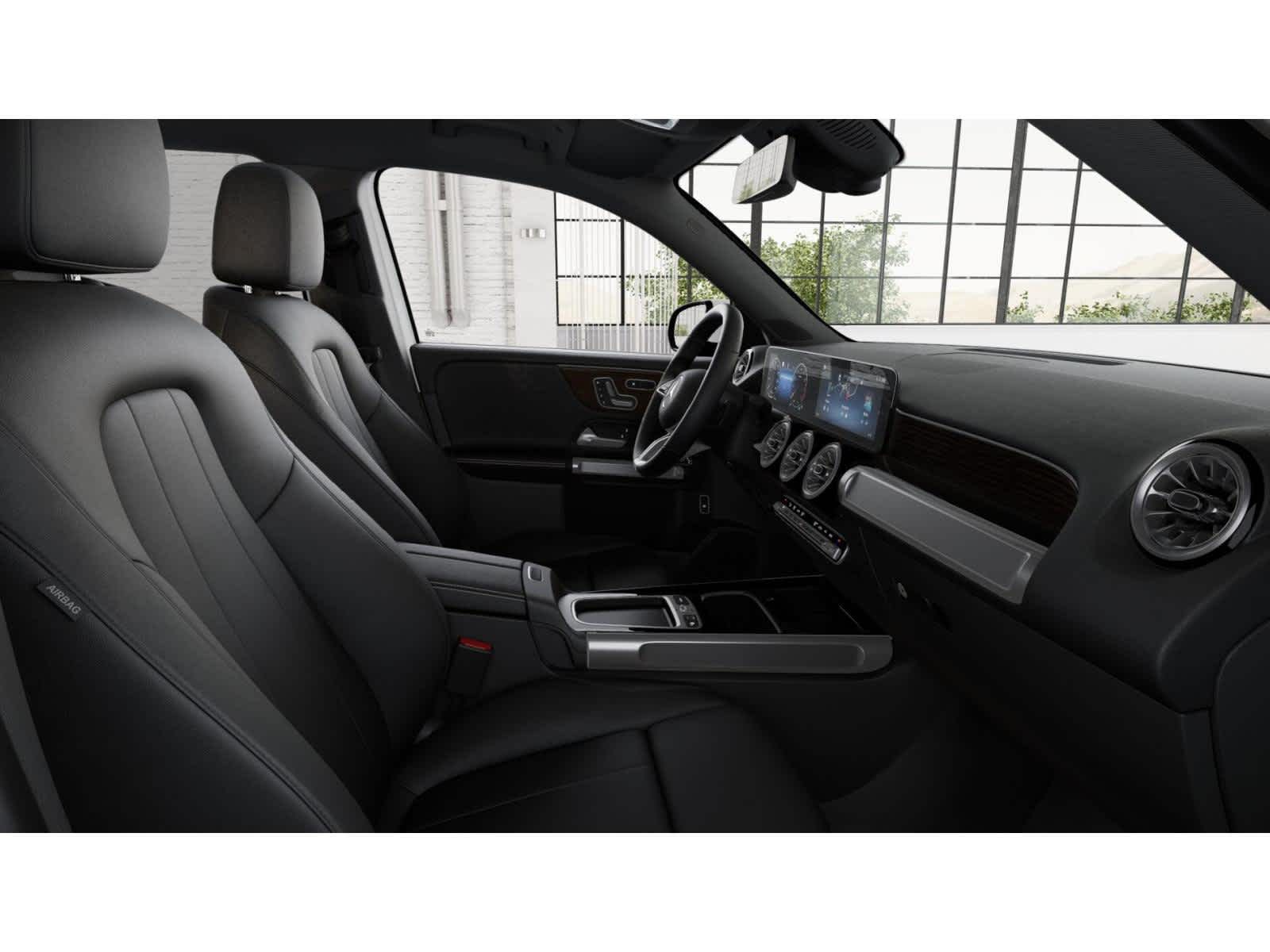 2025 Mercedes Benz GLB 250 4MATIC photo 3