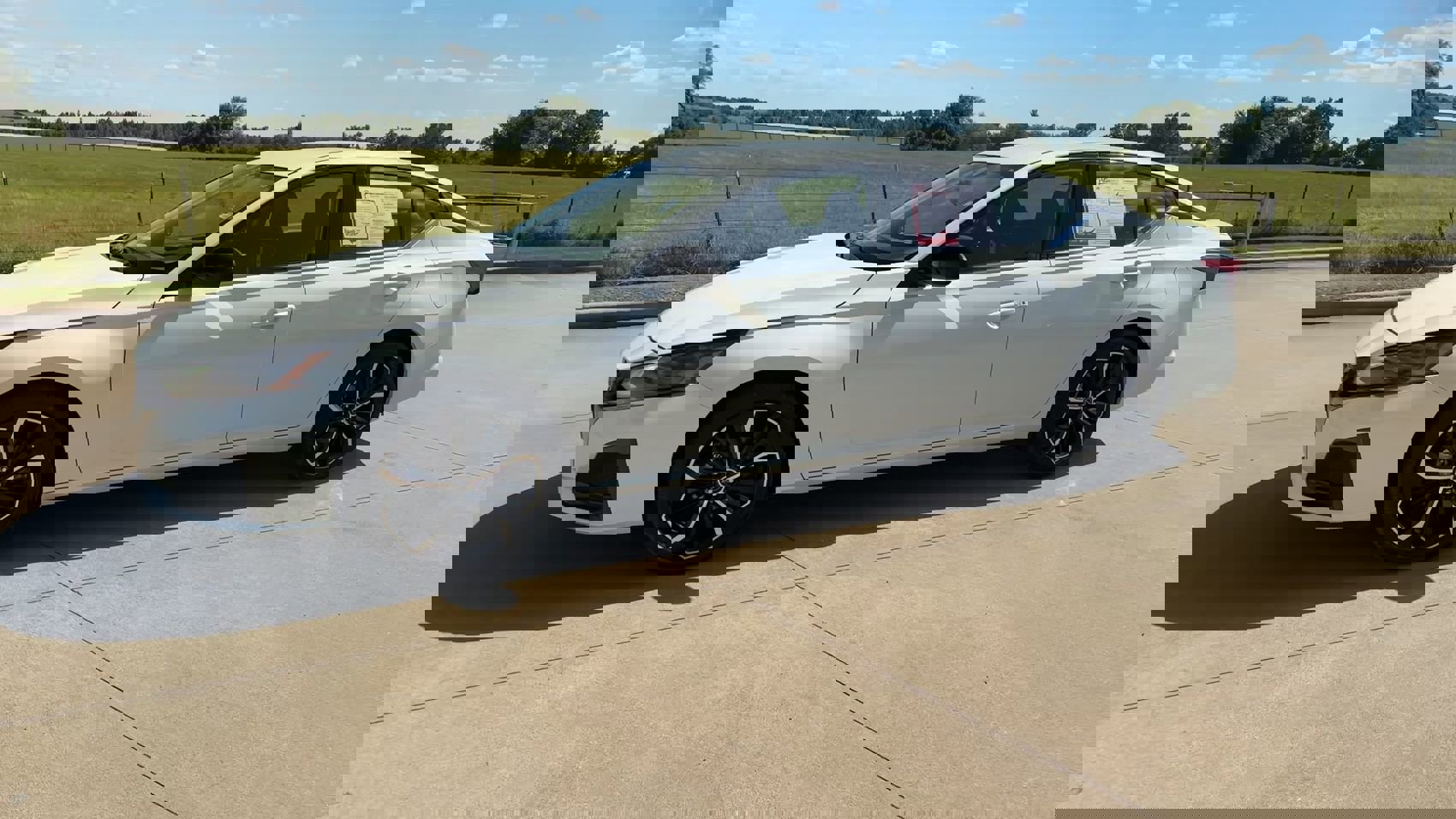 2024 Nissan Altima 2.5 SR photo 4