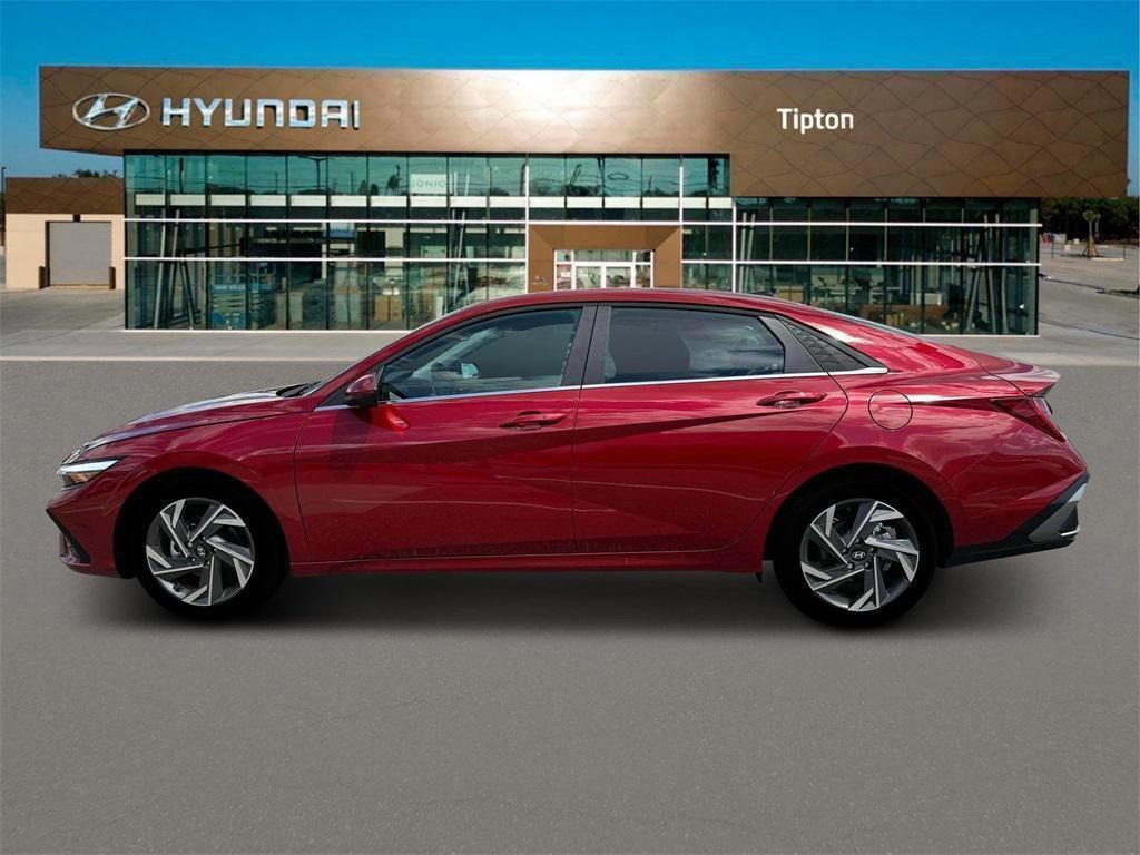 2025 Hyundai Elantra SEL Convenience photo 3