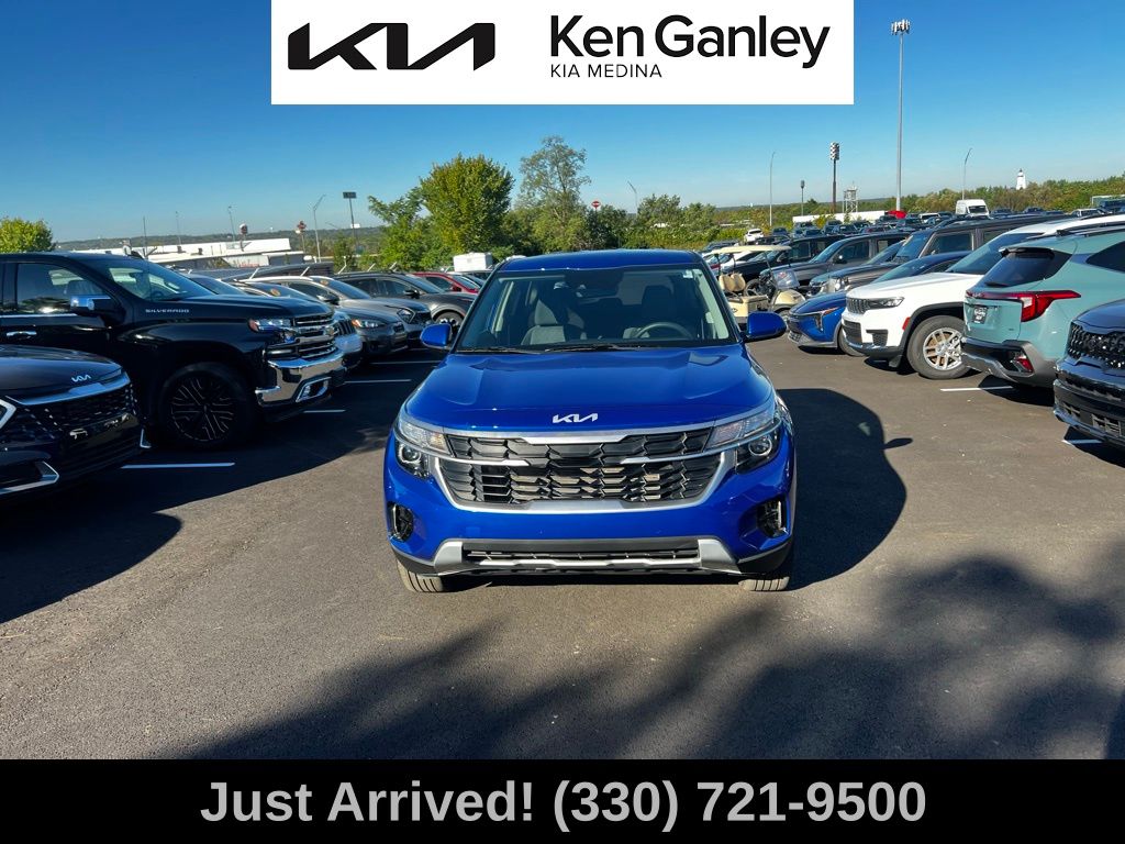 2024 Kia Seltos LX photo 3
