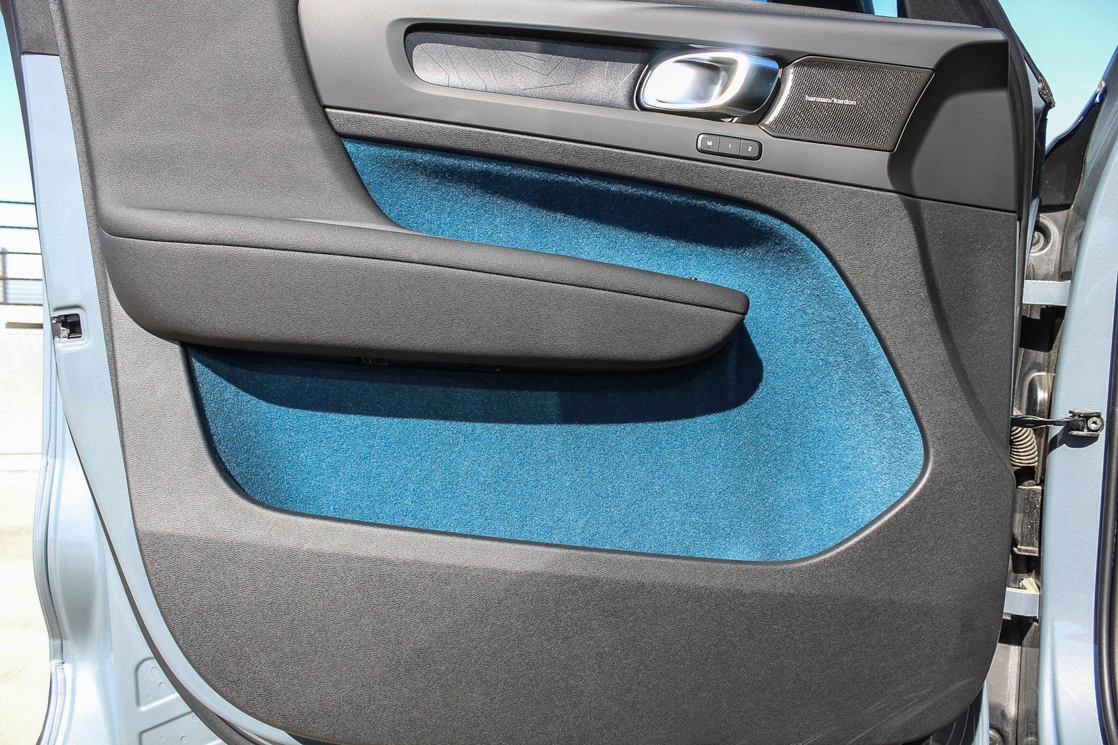 2023 Volvo C40 Recharge Ultimate photo 19