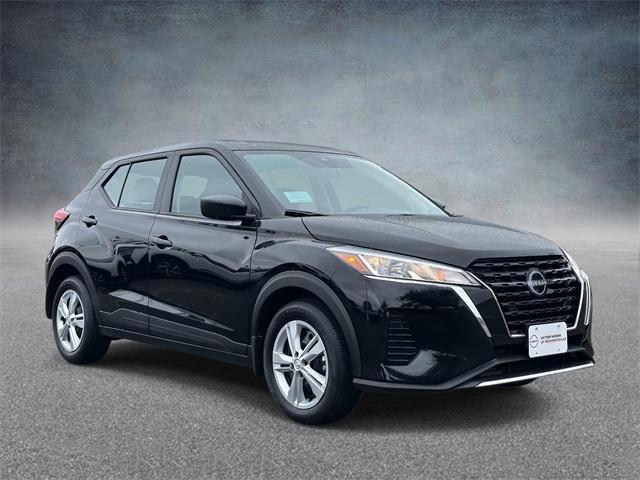 2025 Nissan KICKS PLAY Base's photo