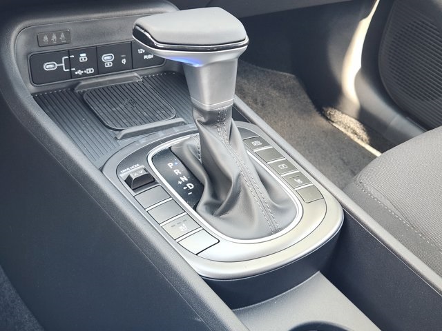 2026 Hyundai Kona SEL photo 9