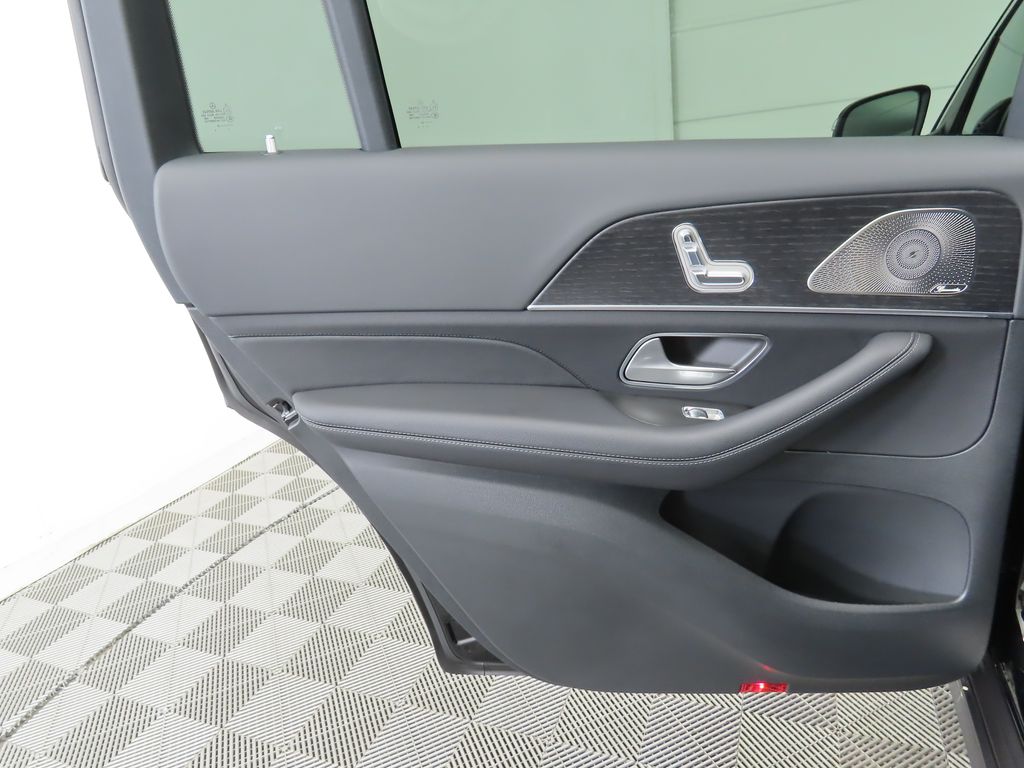 2025 Mercedes Benz GLS 450 4MATIC photo 26