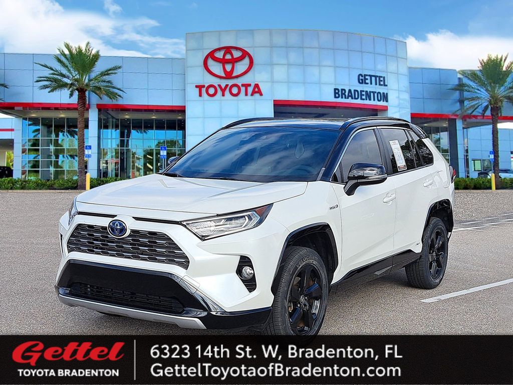 2021 Toyota RAV4 XSE's photo