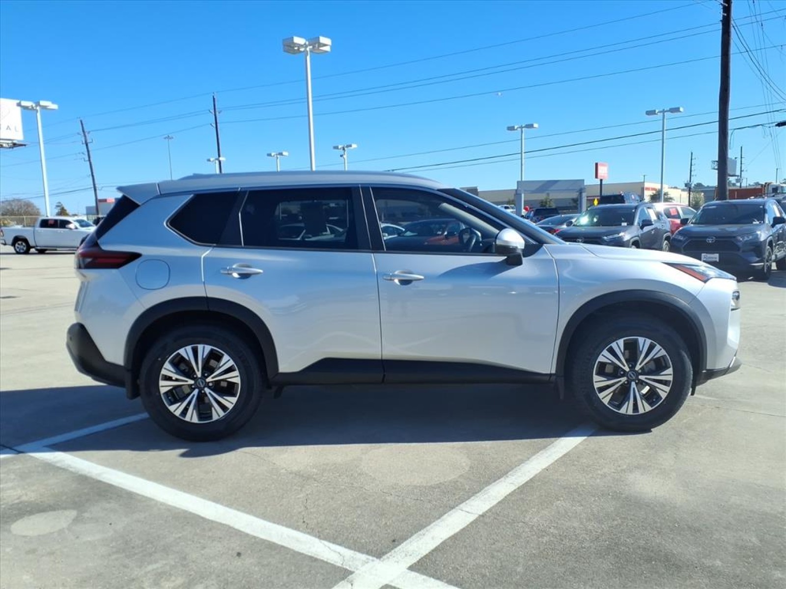 2022 Nissan Rogue SV Silver at Robbins Nissan