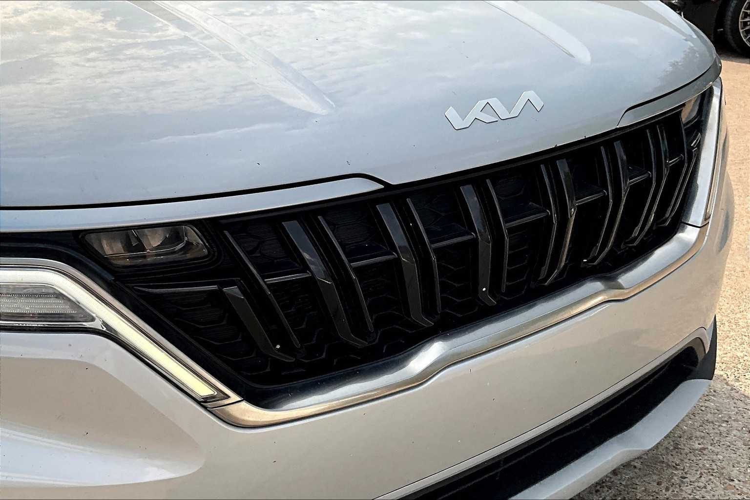 2023 Kia Carnival LX photo 26