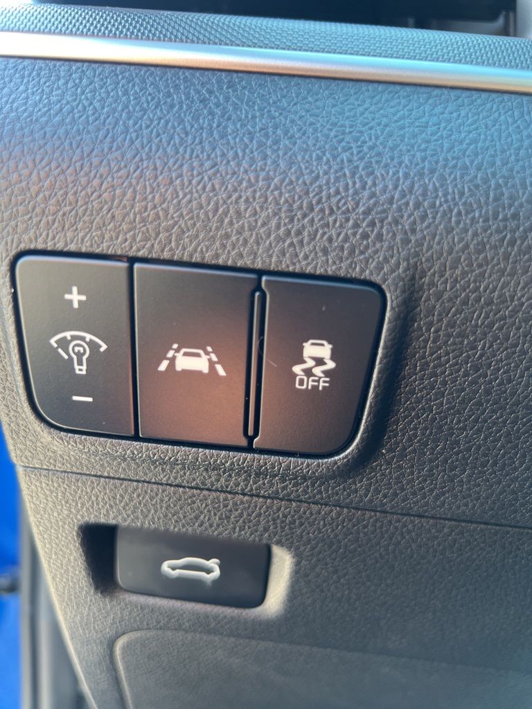 2023 Kia K5 GT-Line photo 17