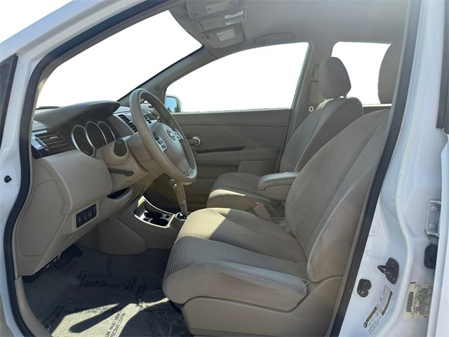 2011 Nissan Versa SL photo 16