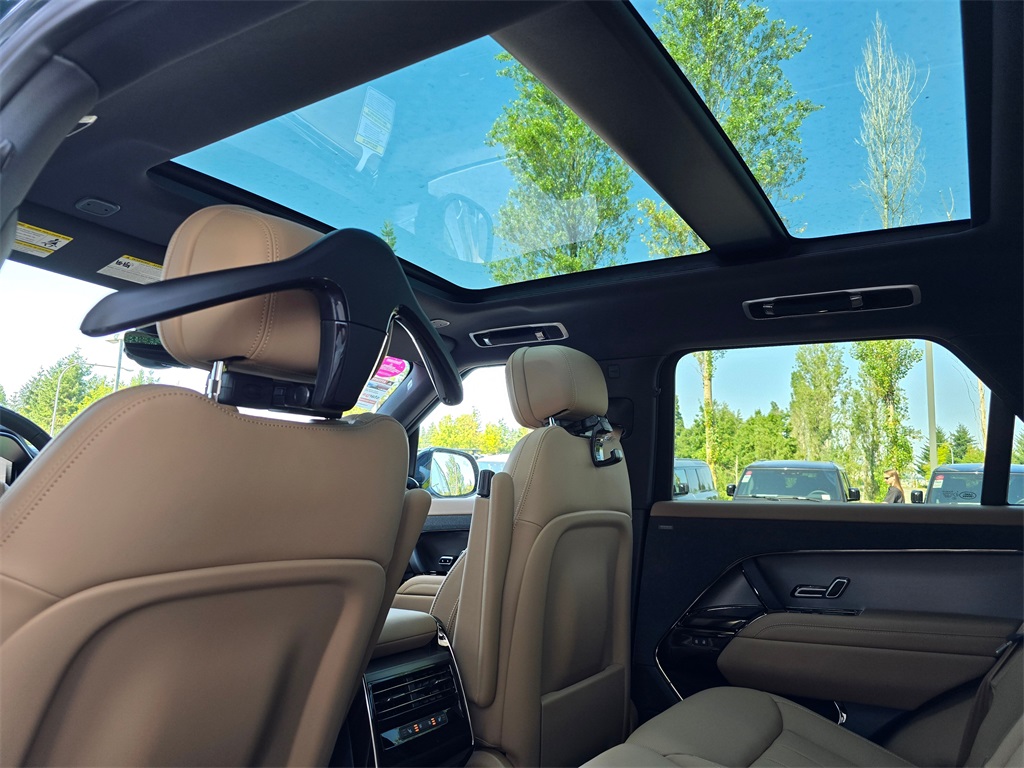 2025 Land Rover Range Rover Sport SE photo 24