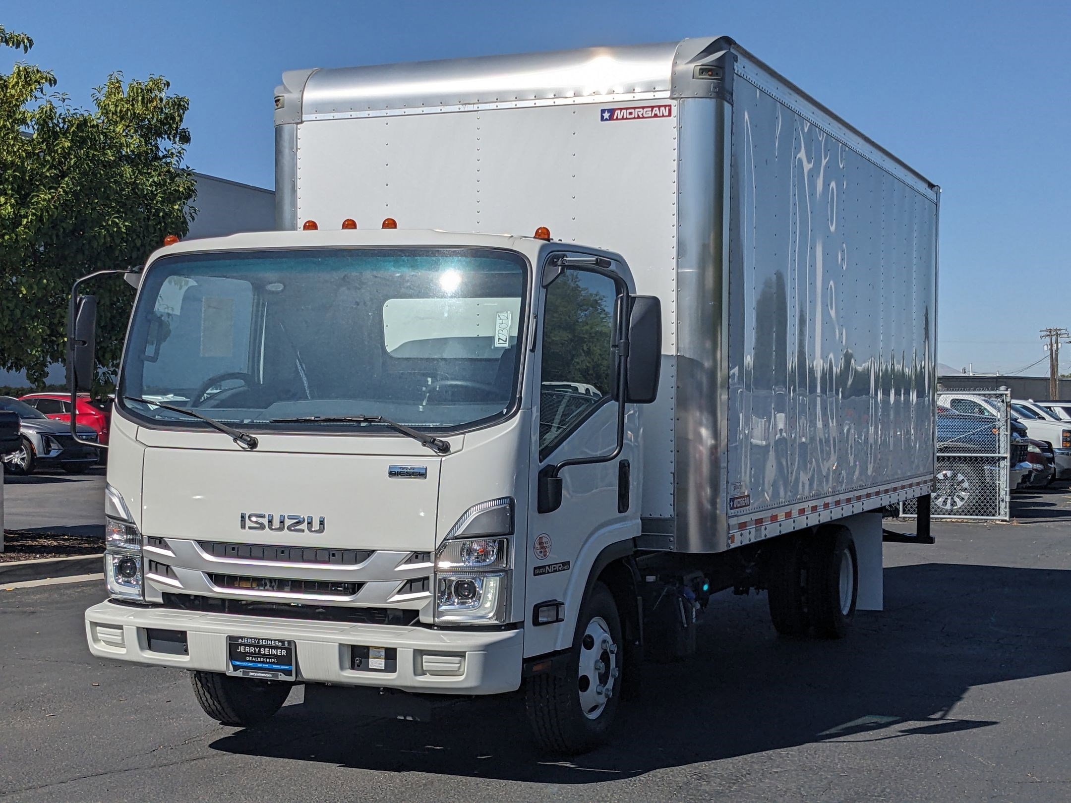 2023 Isuzu NPR HD's photo