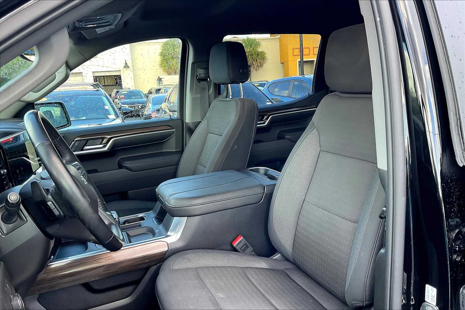 2024 Chevrolet Silverado 1500 RST photo 24