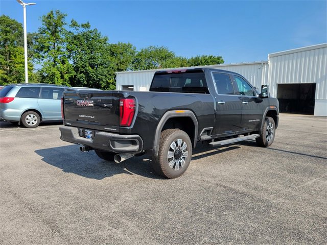 2025 Gmc Sierra 3500 HD Denali photo 3
