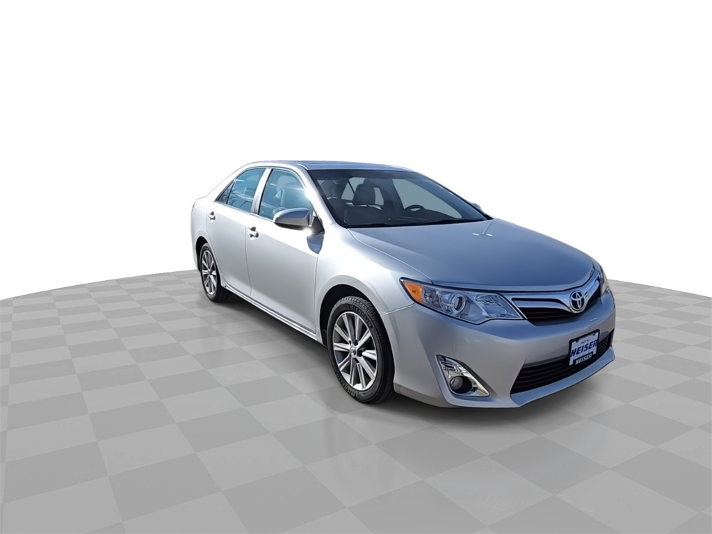 2012 Toyota Camry XLE photo 2