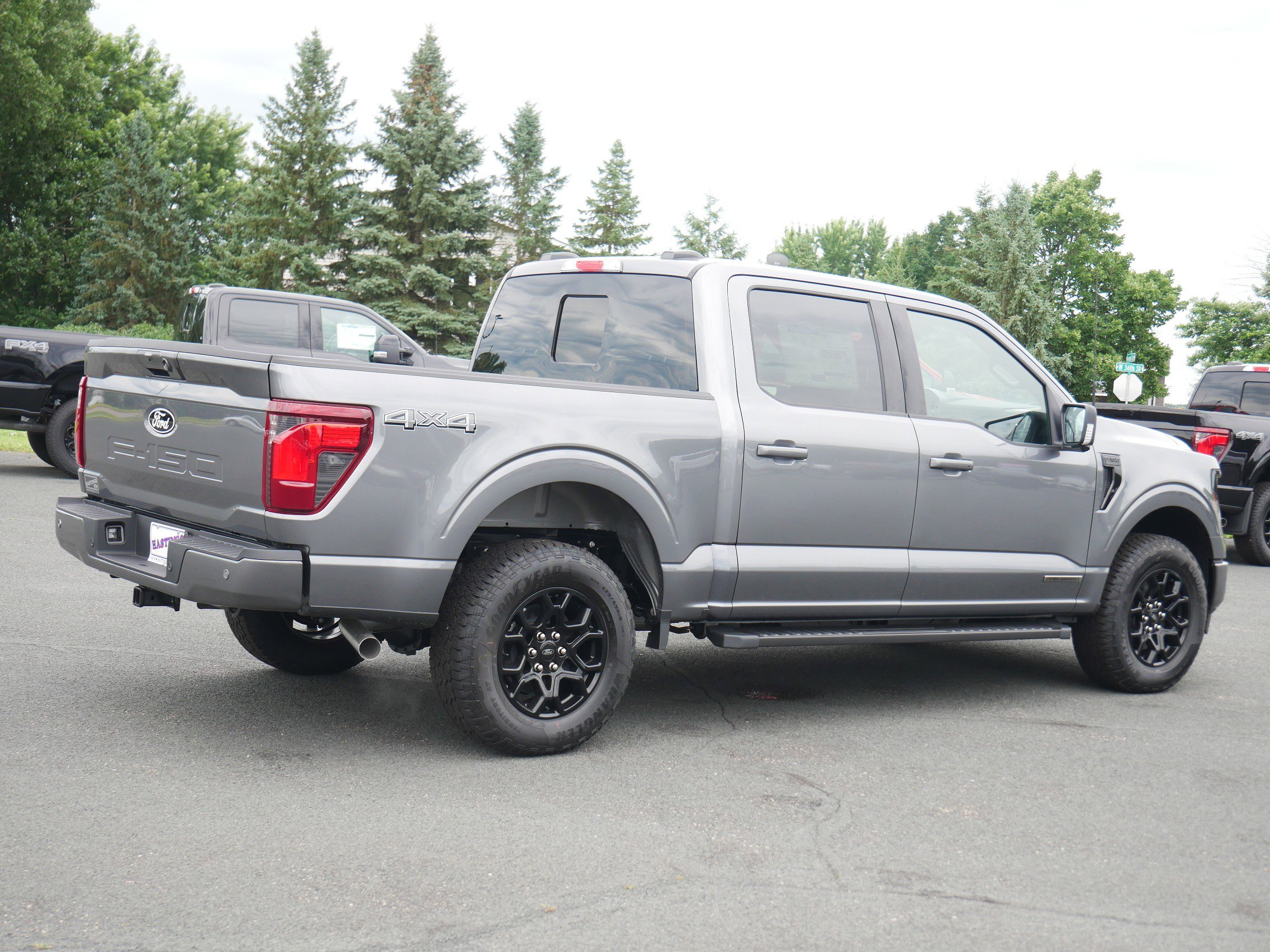 2025 Ford F-150 XLT photo 2