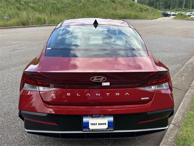 2025 Hyundai Elantra Hybrid Limited photo 4
