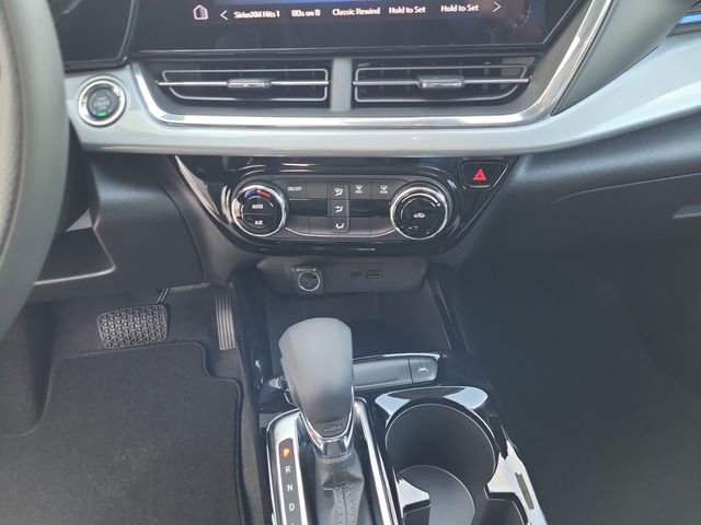 2025 Chevrolet Trax LT photo 14