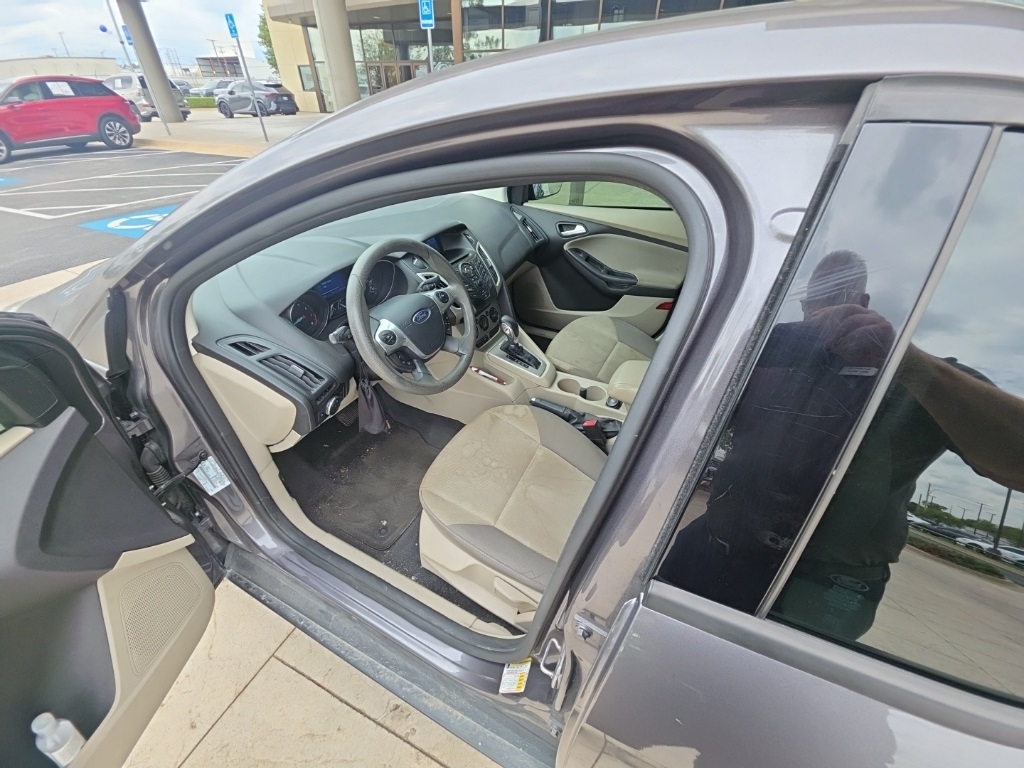2013 Ford Focus SE photo 5