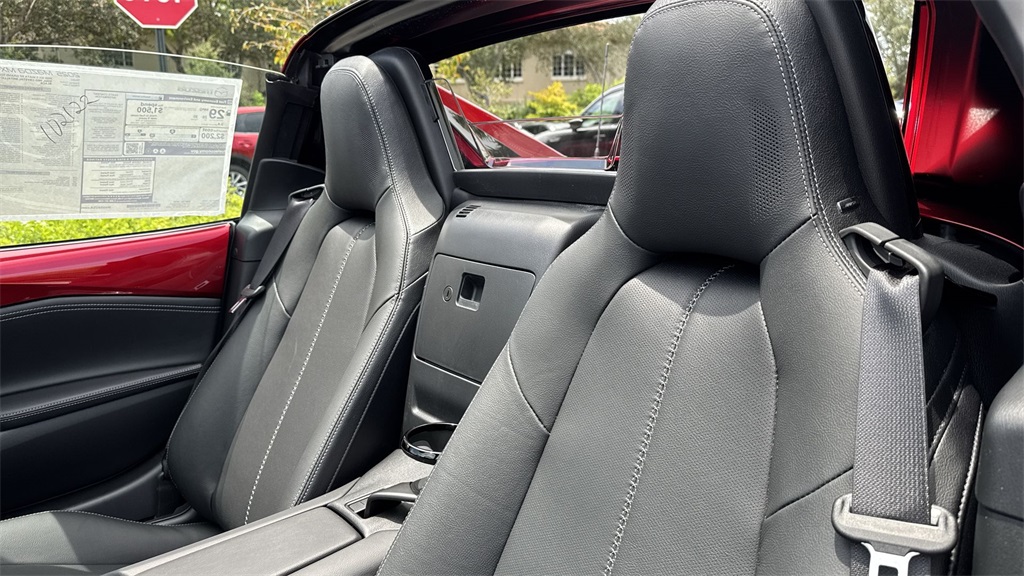 2025 Mazda MX-5 Miata Miata RF Grand Touring photo 40